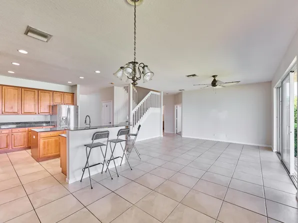 104 Devonshire Circle, Royal Palm Beach, FL 33414
