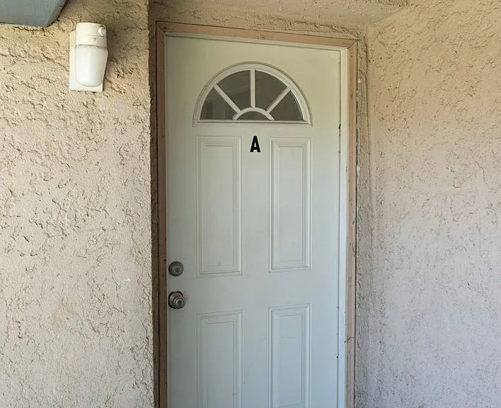 33 W Santa Ana Ave — Photo 3