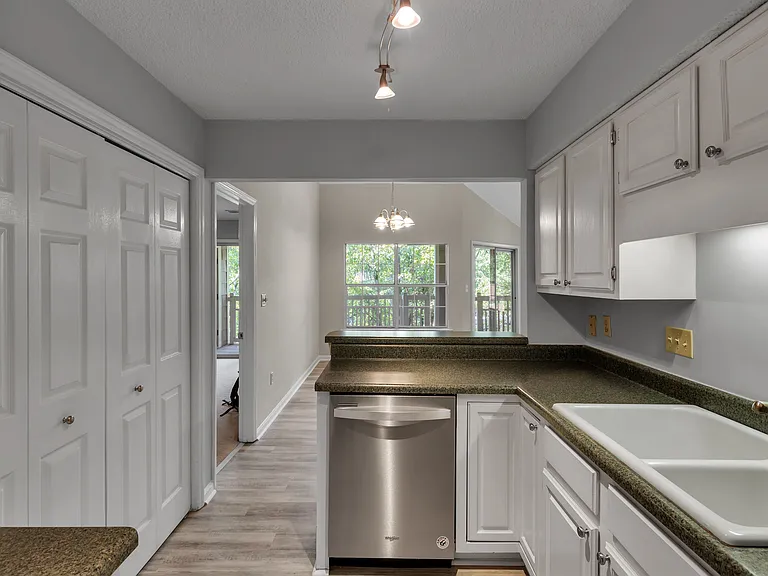 5009 Sharon Rd #C — Photo 6