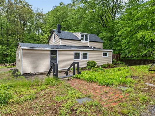 75 Wheeler Ave, Johnston, RI 02919