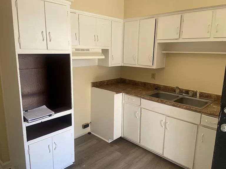 731 Winston Rd — Photo 5