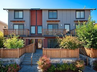 1017 N 39th St APT B, Seattle, WA 98103