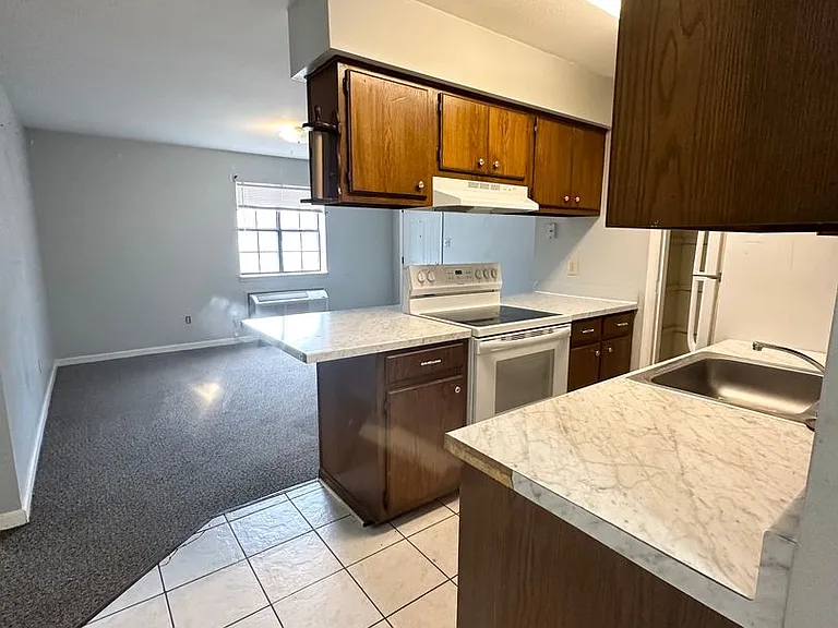 601 Bertig St — Photo 31