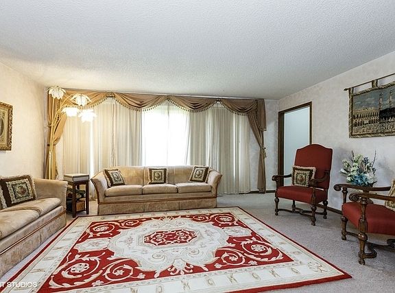 3rd image of 2414 Flambeau Dr