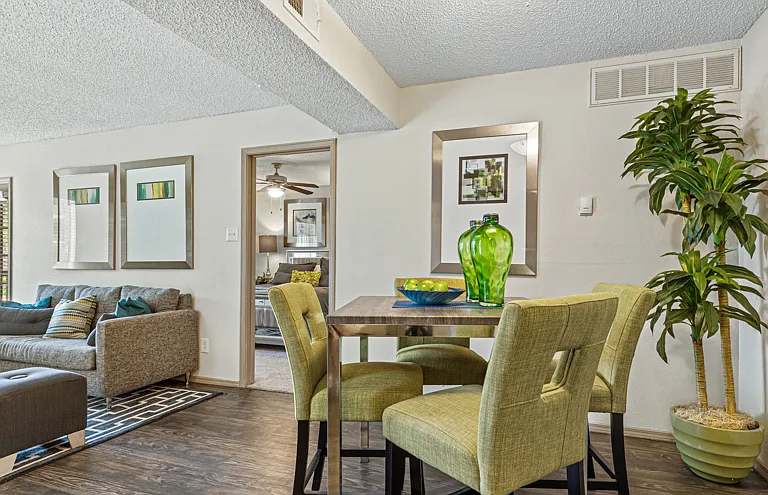 Parc Plaza Apartments — Photo 18