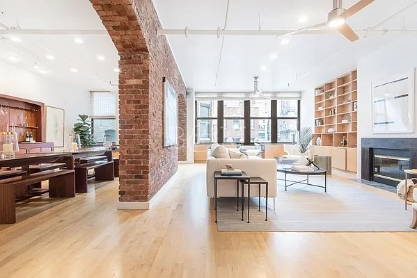 Sold by Brick&Mortar | media 40