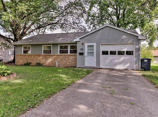 1908 Easy St, Urbana, IL 61802