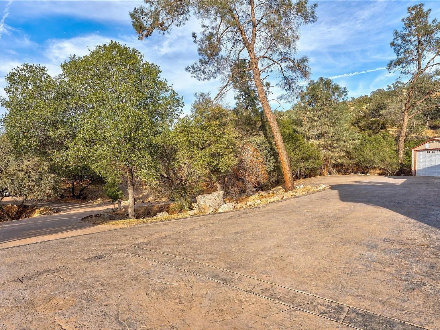 4 bed, 2152 sqft, $2,700 — Photo 4