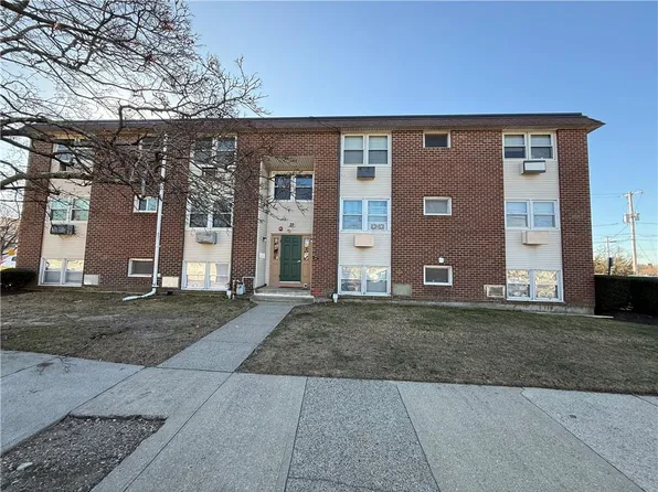 29 Woodbine St APT 9, Pawtucket, RI 02860