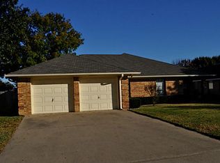 109 Driftwood Ln, Waxahachie, TX 75165