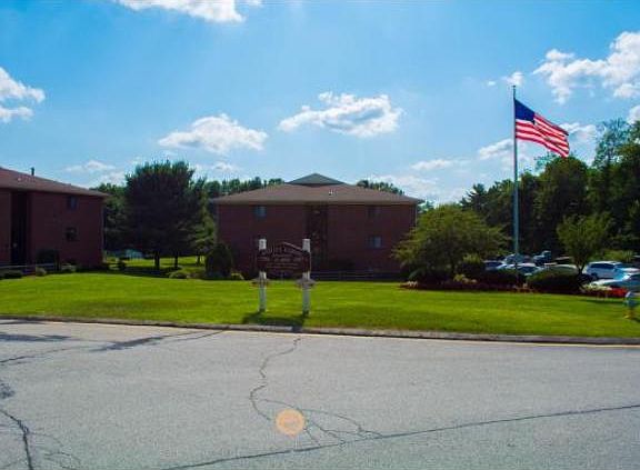 3rd image of 215 Abbott Farm Ln