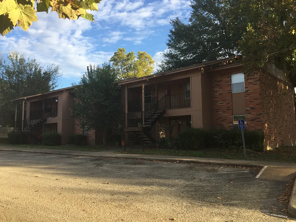 305 S Industrial St #1