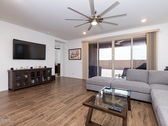 4th image of 17374 N CARMEN Avenue