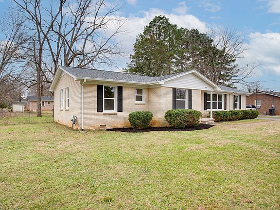 2nd image of 223 Hampton Rd