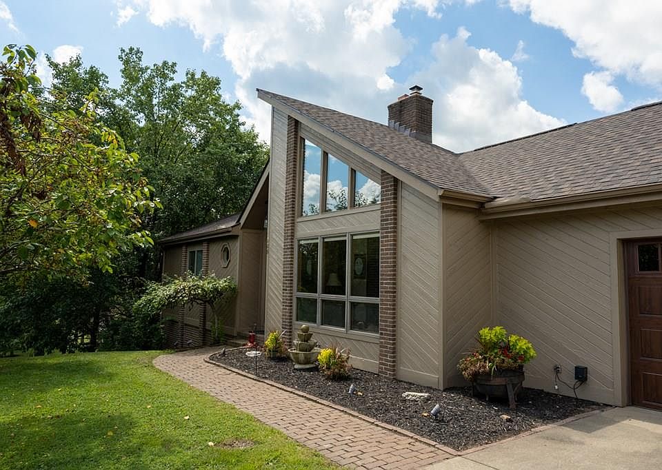 1st image of 265 Oakwood Ridge Dr