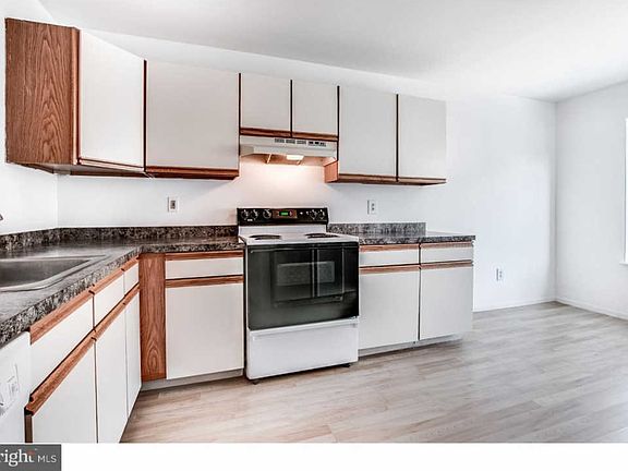 5th image of 886 Sabina Cir