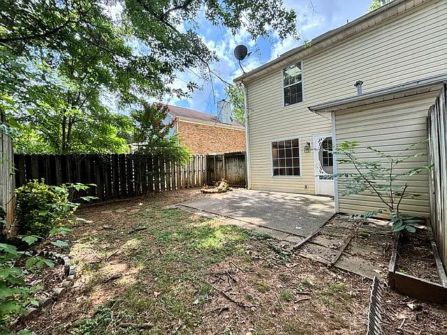 211 Hillside Ct — Photo 29