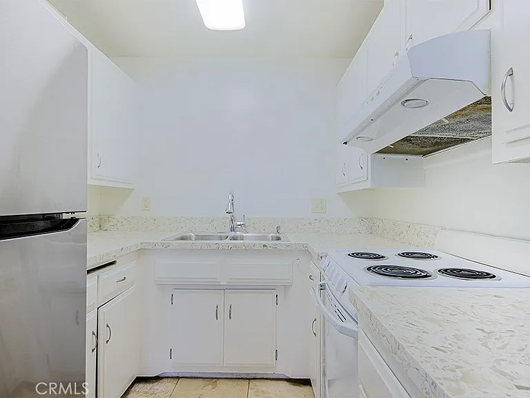 5542 Fernhill Cir #B — Photo 9