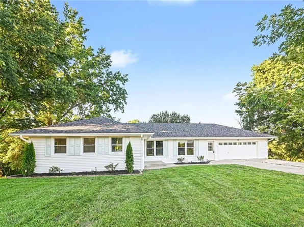 1500 Ridgeview Rd, Liberty, MO 64068