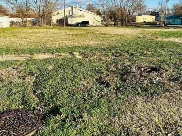417 S 2nd St, Ponca City, OK 74601