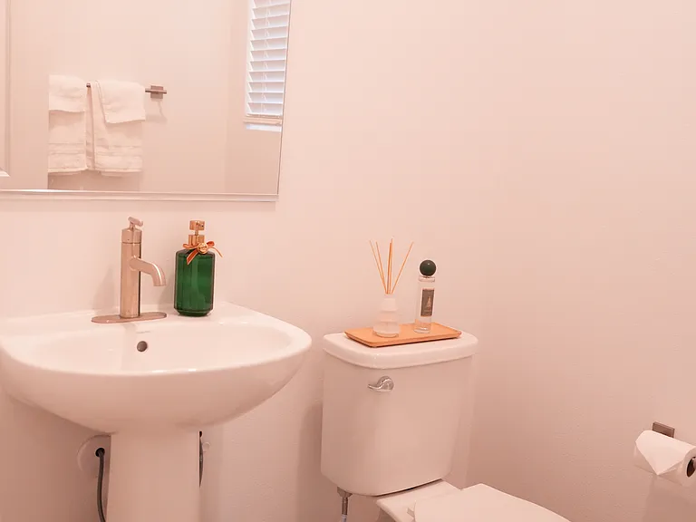 2466 Channel Dr #105 — Photo 28