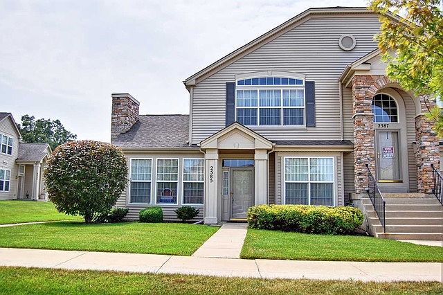 1st image of 2585 Oak Dr
