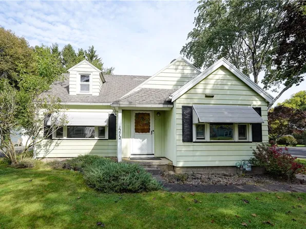272 Cinnabar Rd, Rochester, NY 14617