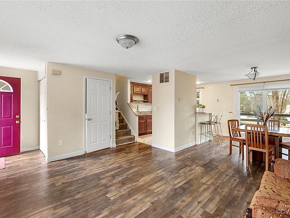 5th image of 101 Moorwood Ridge Dr