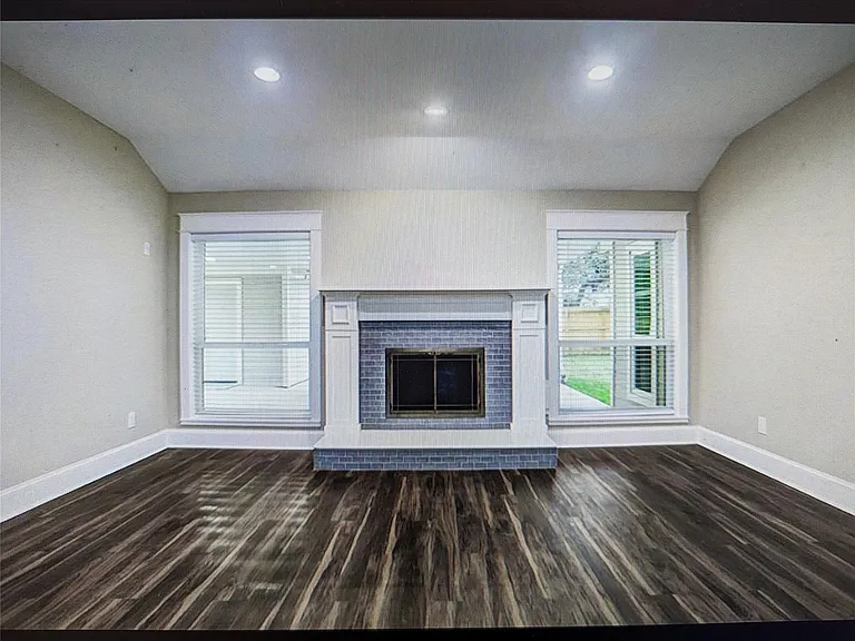 2826 Edgewood Dr — Photo 6