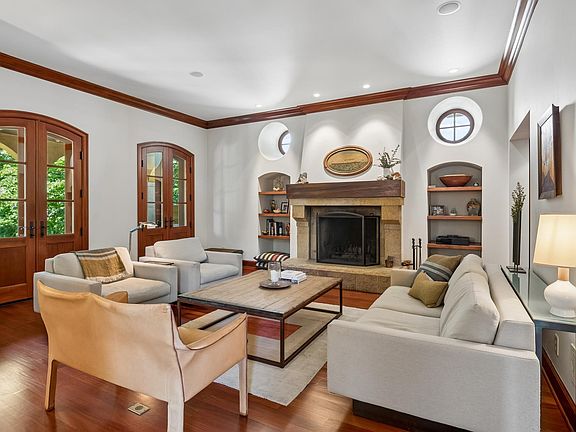3rd image of 4051 Linden Hills Blvd