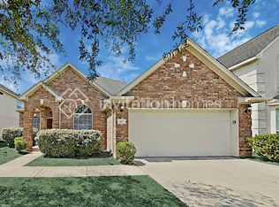 37 San Simeon Dr, Manvel, TX 77578