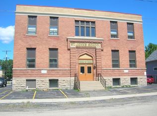 450 W 12th Ave APT B, Oshkosh, WI 54902