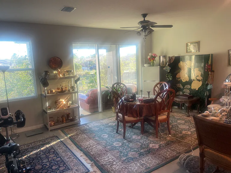 Dinning room table