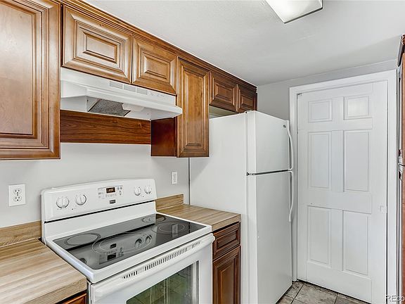 5th image of 2019 S Hannibal St APT A