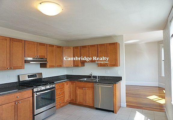 4th image of 56-58 Oxford St #58-3T