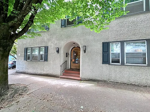 1035 SE 12th Ave Photo 1