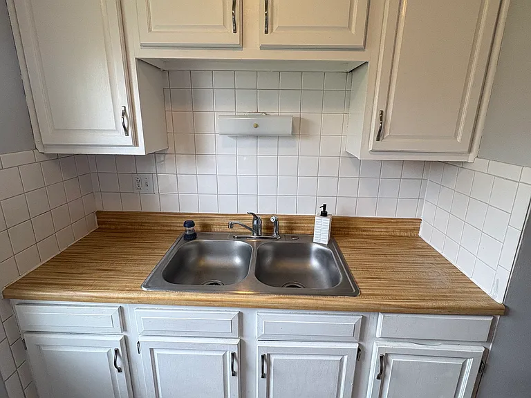 532 Wiltshire Blvd #C — Photo 2