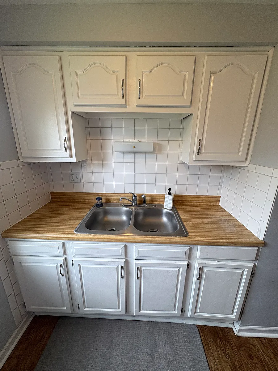 Building Photo - 532 Wiltshire Blvd #C