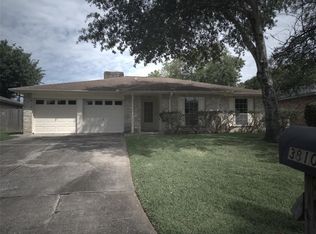 3810 Townes Forest Rd, Friendswood, TX 77546