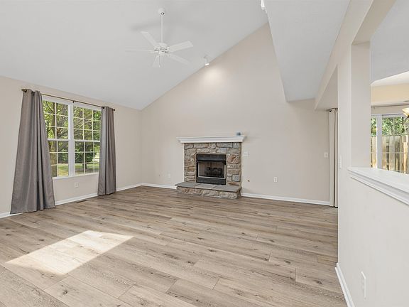 3rd image of 5418 Thornbriar Ln