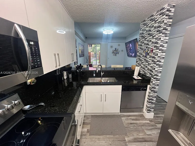 943 SW 143rd Ter #2109 — Photo 18