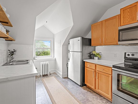 5th image of 2449 Pillsbury Ave S APT 4