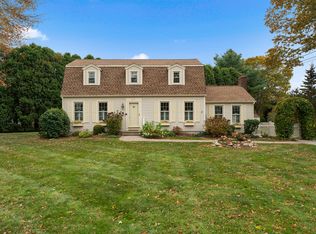 67 Renee Dr, Pawcatuck, CT 06379