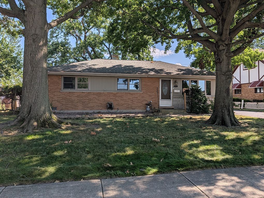 7013 W 88th Pl - Property Image