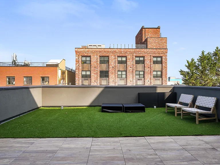 428 Van Brunt St #1 — Photo 37