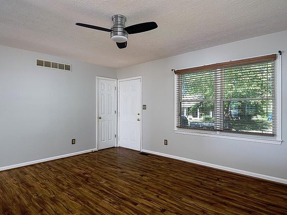 5th image of 3937 Hillside Dr