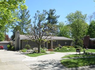 445 S Cranbrook Cross Rd, Bloomfield Hills, MI 48301