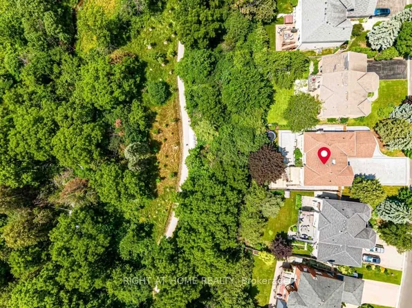 35 Harmony Hill Cres, Richmond Hill, ON L4C 8Z2
