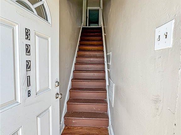 2nd image of 3221 Gravois Ave
