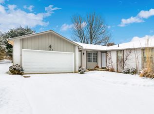 898 Linworth Rd E, Columbus, OH 43235